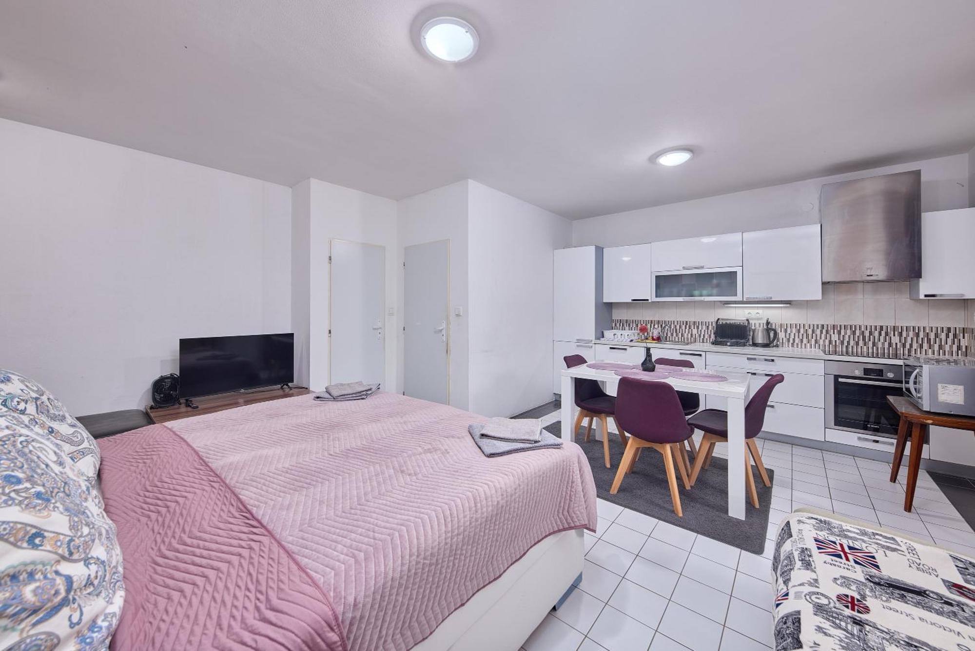Relax Apartment Bratislava Exterior photo